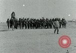 Standbild Arabische Truppen während des Arabischen Revolte Arabien, 1916, aus Sekunde 45 historischem Filmmaterial Videoclip 65675067802