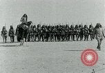 Standbild Arabische Truppen während des Arabischen Revolte Arabien, 1916, aus Sekunde 47 historischem Filmmaterial Videoclip 65675067802