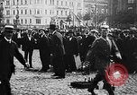 Image Affiche annonçant la mobilisation Berlin Allemagne, 1914, de la seconde 19 séquences d'archives historiques vidéo 65675067821