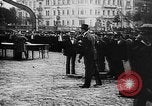 Image Affiche annonçant la mobilisation Berlin Allemagne, 1914, de la seconde 20 séquences d'archives historiques vidéo 65675067821