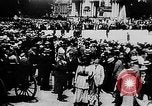 Image Affiche annonçant la mobilisation Berlin Allemagne, 1914, de la seconde 28 séquences d'archives historiques vidéo 65675067821