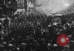 Image le Roi Albert Ier et de la Reine Elisabeth défilé d'examen des troupes belges Bruxelles Belgique, 1919, de la seconde 24 séquences d'archives historiques vidéo 65675067825