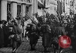 Image le Roi Albert Ier et de la Reine Elisabeth défilé d'examen des troupes belges Bruxelles Belgique, 1919, de la seconde 44 séquences d'archives historiques vidéo 65675067825