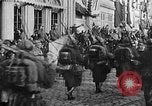 Image le Roi Albert Ier et de la Reine Elisabeth défilé d'examen des troupes belges Bruxelles Belgique, 1919, de la seconde 45 séquences d'archives historiques vidéo 65675067825