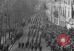 Image le Roi Albert Ier et de la Reine Elisabeth défilé d'examen des troupes belges Bruxelles Belgique, 1919, de la seconde 51 séquences d'archives historiques vidéo 65675067825