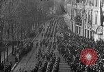 Image le Roi Albert Ier et de la Reine Elisabeth défilé d'examen des troupes belges Bruxelles Belgique, 1919, de la seconde 56 séquences d'archives historiques vidéo 65675067825