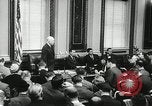 Immagine di Conferenza stampa Washington DC USA, 1955, secondo 55 filmato di repertorio 65675067830