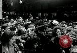 Standbild film Premier Boston Massachusetts USA, 1955, aus Sekunde 9 historischem Filmmaterial Videoclip 65675067832