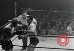 Standbild goldene Handschuhe New York City USA, 1955, aus Sekunde 35 historischem Filmmaterial Videoclip 65675067833