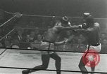 Standbild goldene Handschuhe New York City USA, 1955, aus Sekunde 55 historischem Filmmaterial Videoclip 65675067833