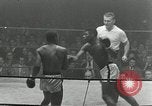 Standbild goldene Handschuhe New York City USA, 1955, aus Sekunde 61 historischem Filmmaterial Videoclip 65675067833