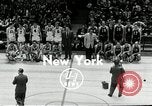 Standbild Basketball match New York United States USA, 1955, aus Sekunde 1 historischem Filmmaterial Videoclip 65675067834