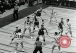 Standbild Basketball match New York United States USA, 1955, aus Sekunde 29 historischem Filmmaterial Videoclip 65675067834