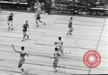 Standbild Basketball match New York United States USA, 1955, aus Sekunde 47 historischem Filmmaterial Videoclip 65675067834