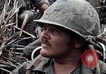 Immagine di 101ª Divisione aviotrasportata Una valle Shau Vietnam, 1971, secondo 54 filmato di repertorio 65675067852