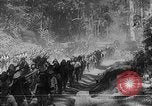 Standbild japanische Truppen Bataan Luzon Philippinen, 1942, aus Sekunde 60 historischem Filmmaterial Videoclip 65675067856