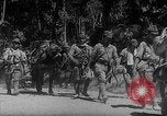 Standbild japanische Truppen Bataan Luzon Philippinen, 1942, aus Sekunde 61 historischem Filmmaterial Videoclip 65675067856