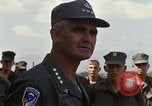 Standbild William Westmoreland Vietnam, 1967, aus Sekunde 35 historischem Filmmaterial Videoclip 65675067877