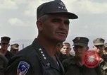 Standbild William Westmoreland Vietnam, 1967, aus Sekunde 36 historischem Filmmaterial Videoclip 65675067877
