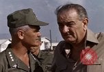 Standbild Lyndon Baines Johnson Vietnam, 1967, aus Sekunde 24 historischem Filmmaterial Videoclip 65675067879