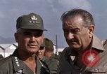 Standbild Lyndon Baines Johnson Vietnam, 1967, aus Sekunde 29 historischem Filmmaterial Videoclip 65675067879