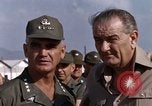 Standbild Lyndon Baines Johnson Vietnam, 1967, aus Sekunde 35 historischem Filmmaterial Videoclip 65675067879