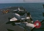 Image États-Unis 7e Flotte activités de transporteur sud de la mer de Chine du Sud, 1965, de la seconde 5 séquences d'archives historiques vidéo 65675067881