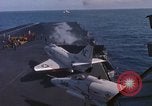 Image États-Unis 7e Flotte activités de transporteur sud de la mer de Chine du Sud, 1965, de la seconde 9 séquences d'archives historiques vidéo 65675067881