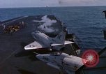 Image États-Unis 7e Flotte activités de transporteur sud de la mer de Chine du Sud, 1965, de la seconde 10 séquences d'archives historiques vidéo 65675067881
