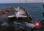 Image États-Unis 7e Flotte activités de transporteur sud de la mer de Chine du Sud, 1965, de la seconde 15 séquences d'archives historiques vidéo 65675067881