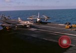 Image États-Unis 7e Flotte activités de transporteur sud de la mer de Chine du Sud, 1965, de la seconde 16 séquences d'archives historiques vidéo 65675067881