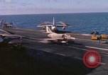 Image États-Unis 7e Flotte activités de transporteur sud de la mer de Chine du Sud, 1965, de la seconde 19 séquences d'archives historiques vidéo 65675067881