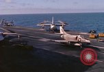 Image États-Unis 7e Flotte activités de transporteur sud de la mer de Chine du Sud, 1965, de la seconde 21 séquences d'archives historiques vidéo 65675067881