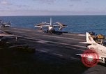 Image États-Unis 7e Flotte activités de transporteur sud de la mer de Chine du Sud, 1965, de la seconde 25 séquences d'archives historiques vidéo 65675067881
