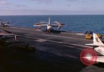 Image États-Unis 7e Flotte activités de transporteur sud de la mer de Chine du Sud, 1965, de la seconde 26 séquences d'archives historiques vidéo 65675067881