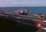Image États-Unis 7e Flotte activités de transporteur sud de la mer de Chine du Sud, 1965, de la seconde 27 séquences d'archives historiques vidéo 65675067881