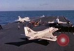 Image États-Unis 7e Flotte activités de transporteur sud de la mer de Chine du Sud, 1965, de la seconde 30 séquences d'archives historiques vidéo 65675067881