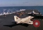 Image États-Unis 7e Flotte activités de transporteur sud de la mer de Chine du Sud, 1965, de la seconde 36 séquences d'archives historiques vidéo 65675067881