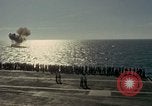 Image États-Unis 7e Flotte activités de transporteur sud de la mer de Chine du Sud, 1965, de la seconde 61 séquences d'archives historiques vidéo 65675067881