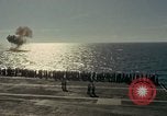 Image États-Unis 7e Flotte activités de transporteur sud de la mer de Chine du Sud, 1965, de la seconde 62 séquences d'archives historiques vidéo 65675067881
