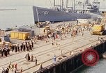 Standbild amerikanische Matrosen San Francisco Bay California USA, 1968, aus Sekunde 4 historischem Filmmaterial Videoclip 65675067895
