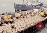 Standbild amerikanische Matrosen San Francisco Bay California USA, 1968, aus Sekunde 5 historischem Filmmaterial Videoclip 65675067895