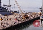Standbild amerikanische Matrosen San Francisco Bay California USA, 1968, aus Sekunde 19 historischem Filmmaterial Videoclip 65675067895