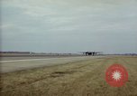 Immagine di AC-119K Stinger aeromobili in fase di decollo sulle missioni di formazione Ohio USA, 1969, secondo 12 filmato di repertorio 65675067908