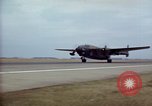 Immagine di AC-119K Stinger aeromobili in fase di decollo sulle missioni di formazione Ohio USA, 1969, secondo 18 filmato di repertorio 65675067908