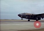 Immagine di AC-119K Stinger aeromobili in fase di decollo sulle missioni di formazione Ohio USA, 1969, secondo 19 filmato di repertorio 65675067908