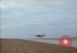 Immagine di AC-119K Stinger aeromobili in fase di decollo sulle missioni di formazione Ohio USA, 1969, secondo 25 filmato di repertorio 65675067908