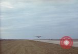 Immagine di AC-119K Stinger aeromobili in fase di decollo sulle missioni di formazione Ohio USA, 1969, secondo 30 filmato di repertorio 65675067908