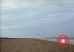 Immagine di AC-119K Stinger aeromobili in fase di decollo sulle missioni di formazione Ohio USA, 1969, secondo 35 filmato di repertorio 65675067908