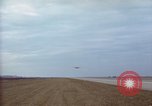 Immagine di AC-119K Stinger aeromobili in fase di decollo sulle missioni di formazione Ohio USA, 1969, secondo 39 filmato di repertorio 65675067908